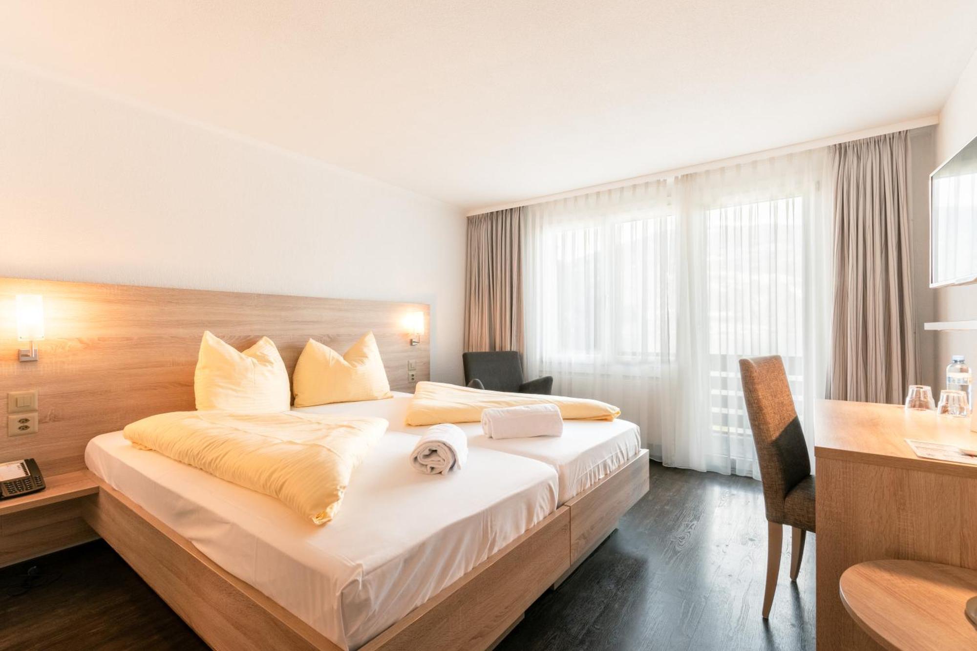 Hotel Kreuz Leissigen Buitenkant foto
